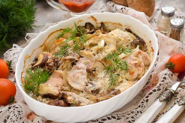 курица со сметаной и грибами в духовке рецепт фото 9